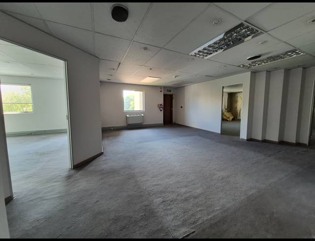 1,669M² OFFICE FOR SALE IN SUNNINGHILL